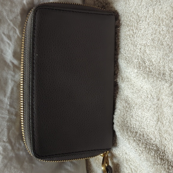 Marc Jacobs Black Leather Wallet with Gold Accents - Picture 4 of 5
